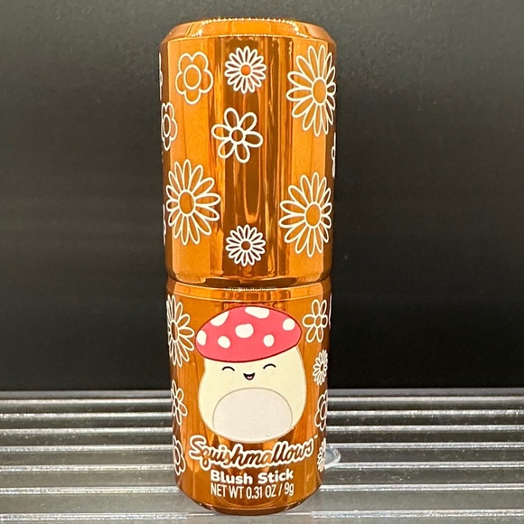 Squishmallows Shimmer Spray, Blush Stick and Lip Gloss. - Picture 4 of 8
